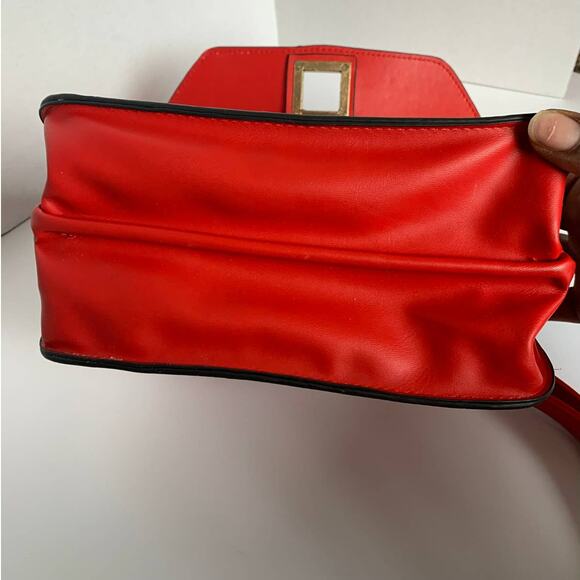 Karia Red Crossbody bag - Picture 7 of 7